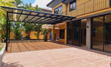 VENTA O ALQUILER CASA COSTA DEL ESTE 4 REC AMPLIA E ILUMINADA MLD