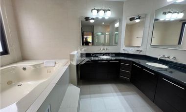 VENTA O ALQUILER CASA COSTA DEL ESTE 4 REC AMPLIA E ILUMINADA MLD