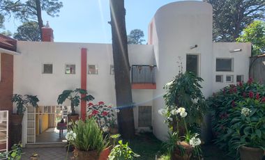 CASA EN UN AMBIENTE ARBOLADO A 15 MINUTOS DE CUERNAVACA