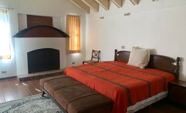 CASA EN UN AMBIENTE ARBOLADO A 15 MINUTOS DE CUERNAVACA