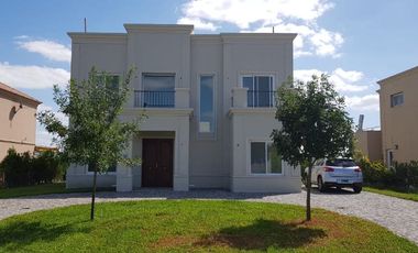 Casa en venta en Benavidez Este