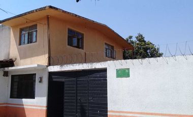 CASA EN EL CENTRO DE  POXTLA CON TERRENO