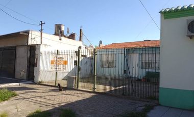 Casa para 2 Familias en venta en Banfield Oeste