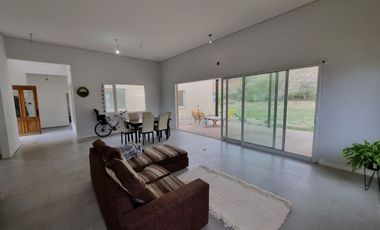 VENTA DE CASA EN Juana Koslay