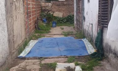CASA IDEAL PARA RECICLAR EN TERRENO DE 300 m²