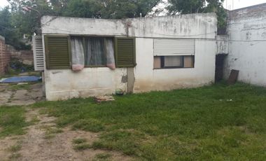 CASA IDEAL PARA RECICLAR EN TERRENO DE 300 m²