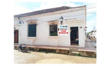 En Venta Casa en Mompox para restaurar, con local rentando