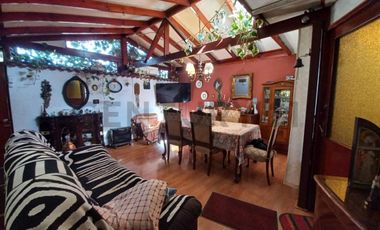 Se vende casa en centro de Buin para uso habitacional o comercial