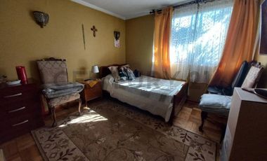 Se vende casa en centro de Buin para uso habitacional o comercial