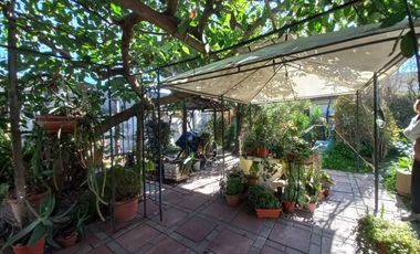 Se vende casa en centro de Buin para uso habitacional o comercial