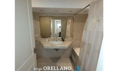 CASA CON PISCINA A METROS DEL MAR EN CARILO SOBRE LOTE DE 1180 m2