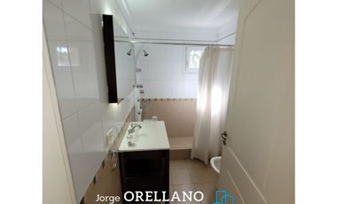 CASA CON PISCINA A METROS DEL MAR EN CARILO SOBRE LOTE DE 1180 m2