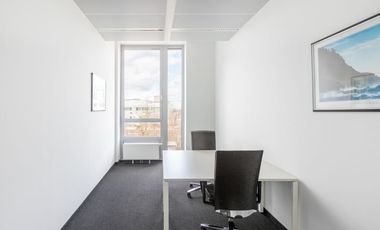 Unlimited office access in Signature Revenue Tower