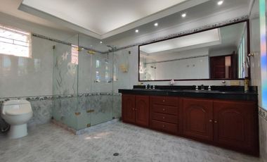 casa en venta en la floresta. Cod V28974