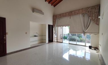 casa en venta en la floresta. Cod V28974