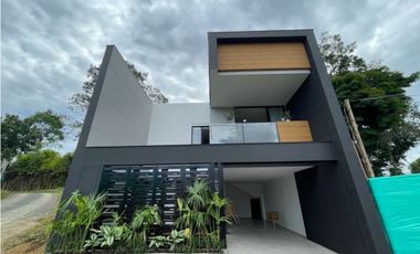 Venta Magnifica Casa Acabados Modernos Cerritos - Pereira