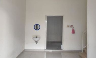 Rumah Siap Huni di Bulak Rukem Hadap timur, Strategis