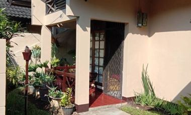 Murah jual.cepat pinggir jalan Puri cipageran 1 shm