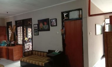 Murah jual.cepat pinggir jalan Puri cipageran 1 shm