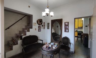 Casa de tres dormitorios c/Parrilla   Pileta   Terraza Balcón - Zuviria 5867