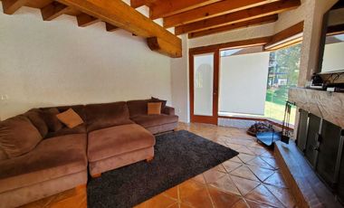 ENCANTADORA CASA ESTILO VALLESANA, UBICADA EN AVANDARO