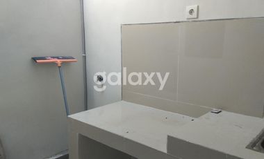 DiSEWAKAN RUMAH 2 LANTAI DEKAT TOL GUNUNGSARI SURABAYA