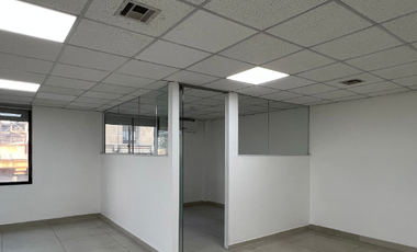 Oficina en Arriendo en Edificio Bandera 236 / Morandé