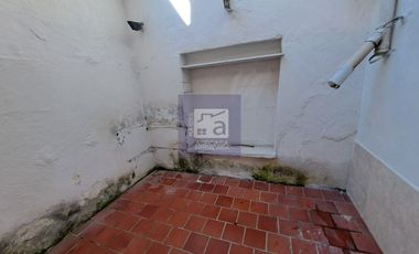 COD. 5863 - SE ARRIENDA CASA - BARRIO: SAN FRANCISCO