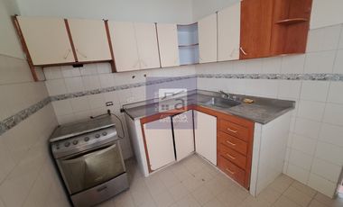 COD. 5863 - SE ARRIENDA CASA - BARRIO: SAN FRANCISCO