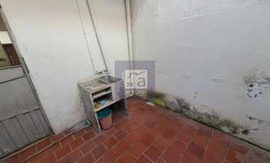 COD. 5863 - SE ARRIENDA CASA - BARRIO: SAN FRANCISCO