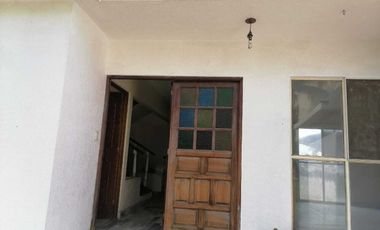 SE VENDE hermosa y amplia casa con uso comercial en el Polvorin de Cuernavaca