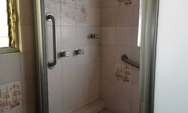 SE VENDE hermosa y amplia casa con uso comercial en el Polvorin de Cuernavaca