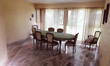 SE VENDE hermosa y amplia casa con uso comercial en el Polvorin de Cuernavaca
