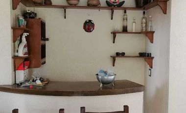 SE VENDE hermosa y amplia casa con uso comercial en el Polvorin de Cuernavaca