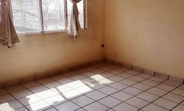 SE VENDE hermosa y amplia casa con uso comercial en el Polvorin de Cuernavaca
