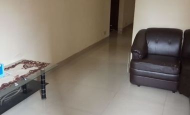 Dikontrakan rumah 2 lantai semi furnished dalam perumahan jl wates