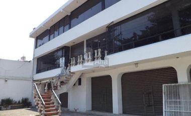 Renta de local comercial en Metepec, ubicado sobre Av. Baja Velocidad