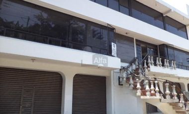 Renta de local comercial en Metepec, ubicado sobre Av. Baja Velocidad