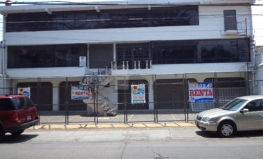 Renta de local comercial en Metepec, ubicado sobre Av. Baja Velocidad
