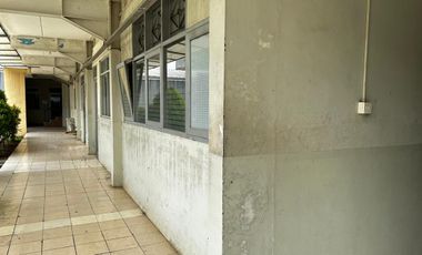 Dijual Gedung Bekas Sekolah dengan halaman luas lokasi di Pamulang