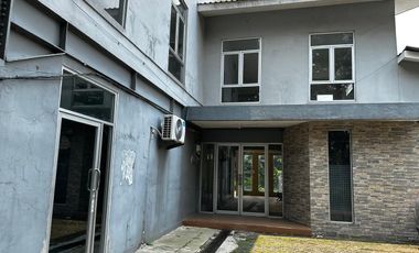 Dijual Gedung Bekas Sekolah dengan halaman luas lokasi di Pamulang