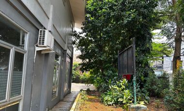 Dijual Gedung Bekas Sekolah dengan halaman luas lokasi di Pamulang