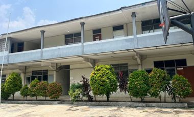 Dijual Gedung Bekas Sekolah dengan halaman luas lokasi di Pamulang