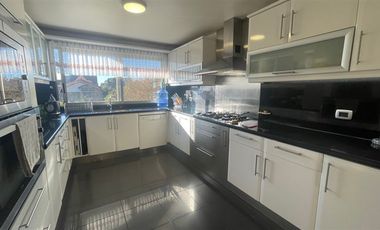 Casa en venta de 5 dorm. en Concón