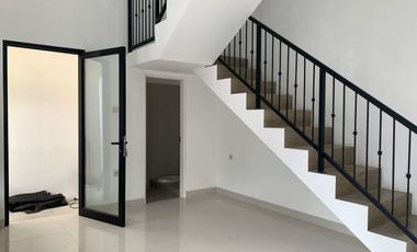 RUMAH CANTIK DI JOGJA DENGAN KOLAM RENANG MURAH DI KELASNYA