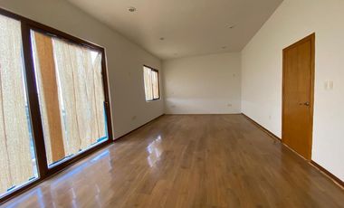 RENTA DE CASA EN PRADO LARGO