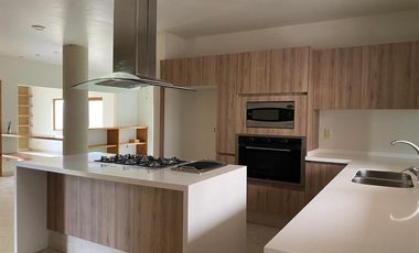 RENTA DE CASA EN PRADO LARGO