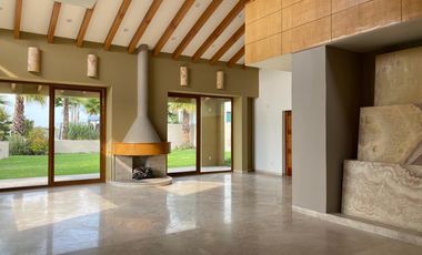 RENTA DE CASA EN PRADO LARGO