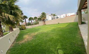 RENTA DE CASA EN PRADO LARGO