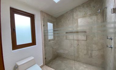 RENTA DE CASA EN PRADO LARGO